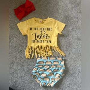 Infant outfit with bow